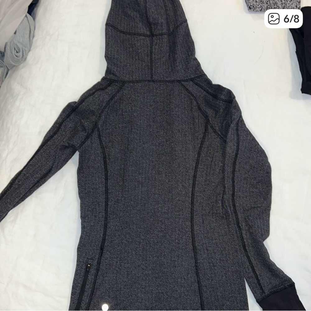 Lululemon Hooded Athletic Top - Picture 6 of 8